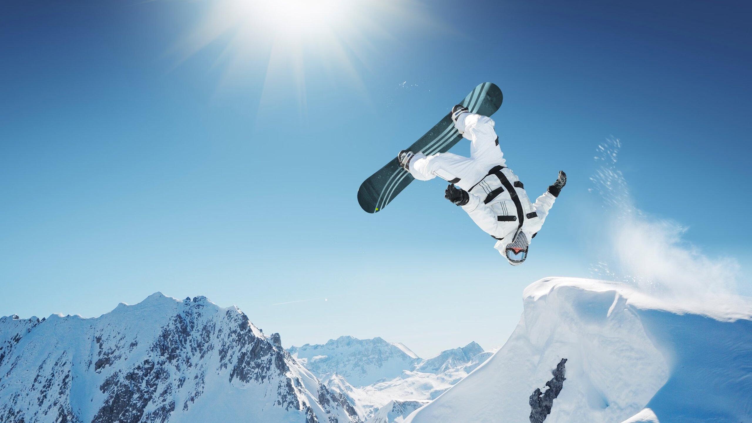 基扬特-乔治底线闪电突破演绎惊天隔扣，拉文见证历史性时刻